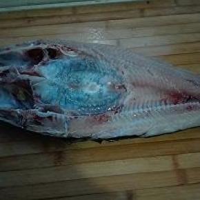 1. 将鱼清洗干净