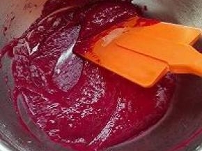 2. 筛入低粉，划z形拌至无干粉