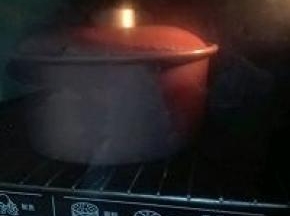 8. 烤箱预热，中下层130度55分钟（请根据自家烤箱实际温度操作）