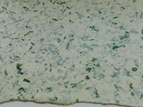 擀成大片，继续重复折叠动作，进行三次折叠