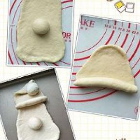 擀长的面团放在烤盘上，沾水中间放一个圆球，揪完剩下的面团擀成三角形。
把三角形底边卷皮盖在长面片上，两边塞在长片下面。把帽子尖翻折回来放上小球。
剩下的面团擀成圆片，对折（不用对齐）切成条，对折上端不要切开。