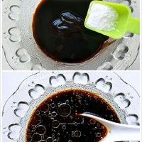 调配酱汁: 
调汁：生抽，老抽，蚝油，鱼露、芝麻油、凉开水、盐、白糖，全部拌匀，然后尝下味道，根据自己的喜好再进行微调。