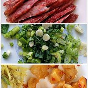 香肠切片，葱，蒜苗切碎，姜切丝，袋装萝卜干。