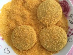 沾上面包糠，没有面包糠可以省略