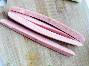 火腿肠切段儿。