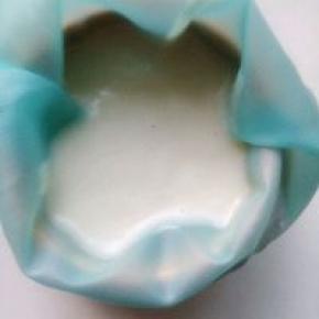 装入裱花带袋在不沾烤盘挤出喜欢的形状