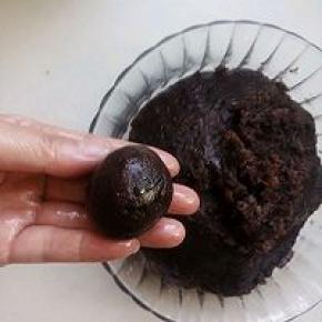 红豆馅是自己炒的，不想炒的买成品。30克一个，搓成小球。