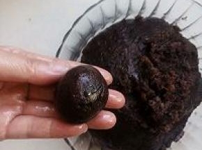 红豆馅是自己炒的，不想炒的买成品。30克一个，搓成小球。