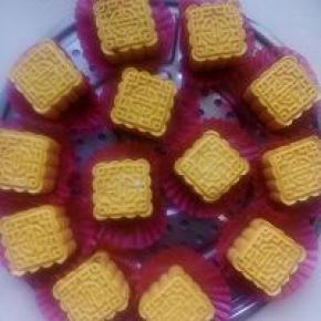 放上小纸托防粘，水煮开放入蒸锅毕子，蒸5，6分钟就好。