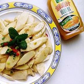 烧好的鸡汁山药，加了鲜鸡汁真是可以说鲜美。