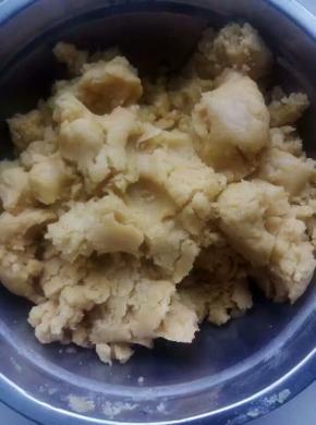 揉搓好就是这样的，(揉不成团的）