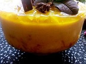 做好的芒果粒慕斯