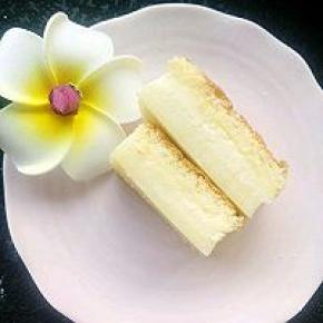 手机拍的光线太亮，不过还是能清晰看见是三层