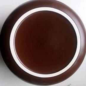 长时间高温烧烤之后的砂锅，锅底都完好无损，不愧是耐烧性能独步天下的好砂锅，设计合理。美观高端大气。