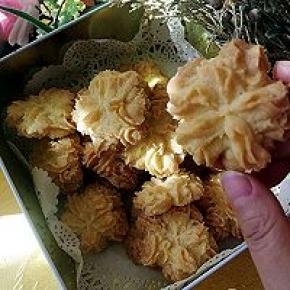 酥油的味道比黄油要大一点。不喜欢的不要去尝试啊。