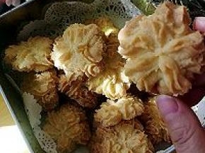 酥油的味道比黄油要大一点。不喜欢的不要去尝试啊。