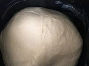 加入黄油揉至扩展阶段，放温暖处发至约2倍大