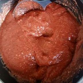 用不粘锅小火慢慢搅拌，加入麦芽糖，继续搅拌炒。