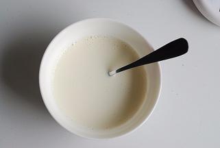 充分搅匀均匀，至无颗粒糊状