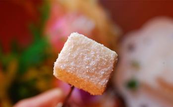 用小叉叉住一块，是不是很诱人哈···