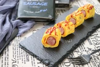 切块，淋少许番茄酱装饰即可食用