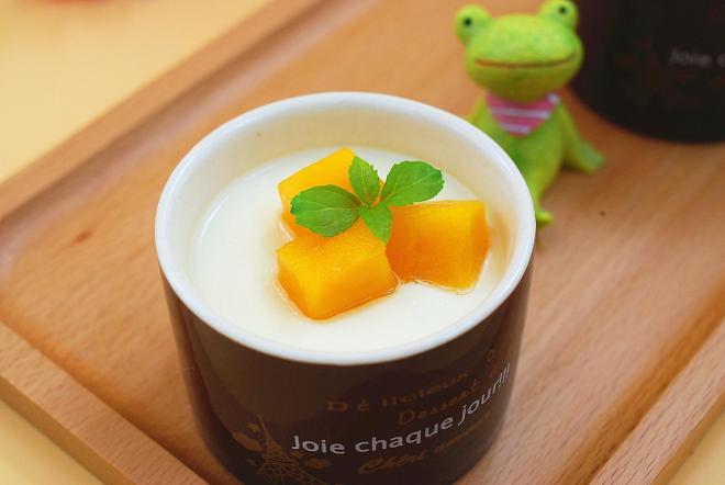 丝滑醇厚的原味酸奶