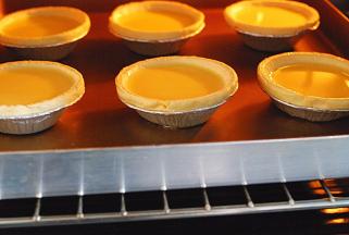 烤箱预热，220度，中层，15-20分钟，表面上色即可