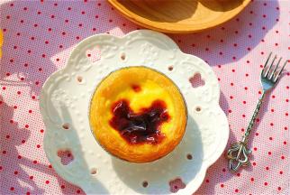 啦啦啦···香滑酥脆的蛋挞来了，赶紧张开你的小嘴吧