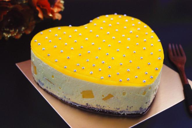 8寸芒果镜面慕斯蛋糕