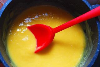 奶油打发，不需要打得太硬，只要打发了就可以了