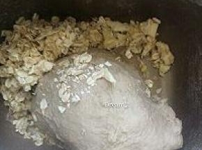 加入黄油，燕麦揉至光滑