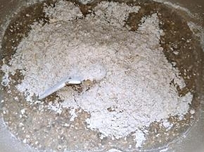 除黄油，燕麦所有材料加一起揉十分钟