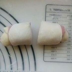 卷起后从中间切开