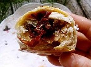 莲蓉玫瑰月饼酥的没法说