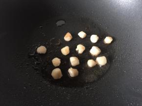 煎至两面金黄即可