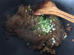 最后加入葱花即可