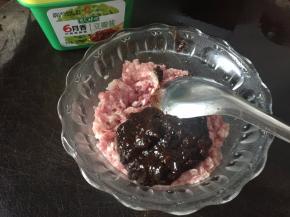 拌均后腌制1小时以上