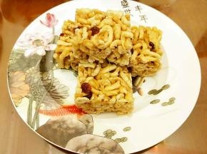 凉透后，从模具中取出，切块即可