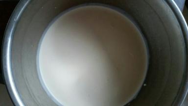 奶油加橙皮酱打发至五分发