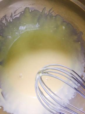 拌至无干粉颗粒即可。放在一边待用。