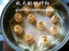 摆放在笼屉上进行二次发酵。