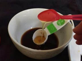 加入全部的湿性酱料。