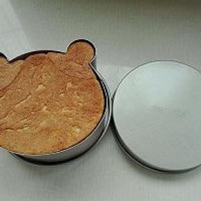 5. 烤箱预热，中下层，170度，25分钟（请根据自家烤箱实际温度操作）