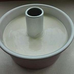 7. 倒入模具中，震出大气泡