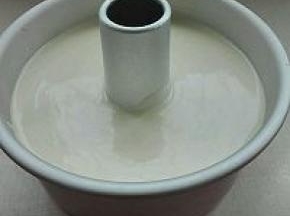 7. 倒入模具中，震出大气泡