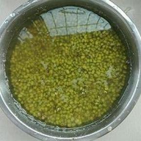 1. 绿豆提前一晚上浸泡