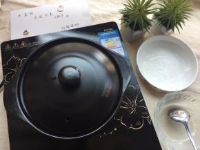 盖上锅盖焖煮片刻