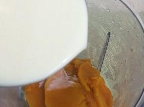 加入一半的牛奶