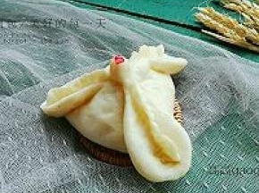 15. 冷水上锅，大火烧开转中火15分钟，关火焖5分钟即可出炉～～～