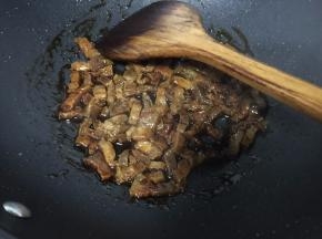 煮至收汁即可装盘备用